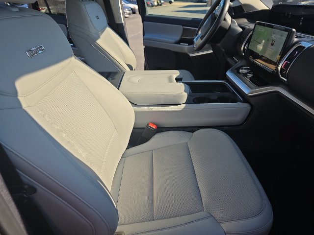 Used 2025 Ford Expedition Platinum w/ Driver's Package AWD/4WD image 11