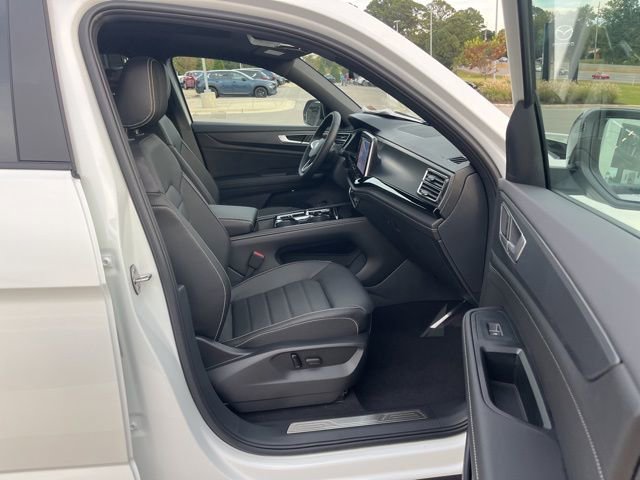New 2026 Volkswagen Atlas Cross Sport SEL R-Line image 31