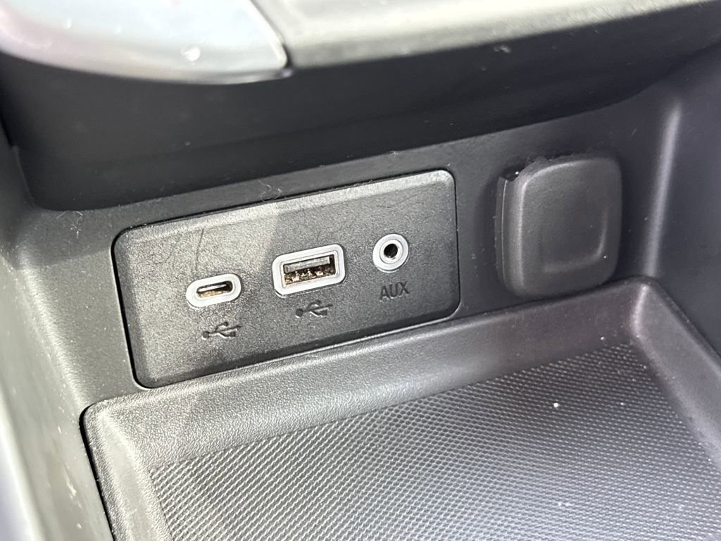 Used 2024 GMC Terrain SLE image 29