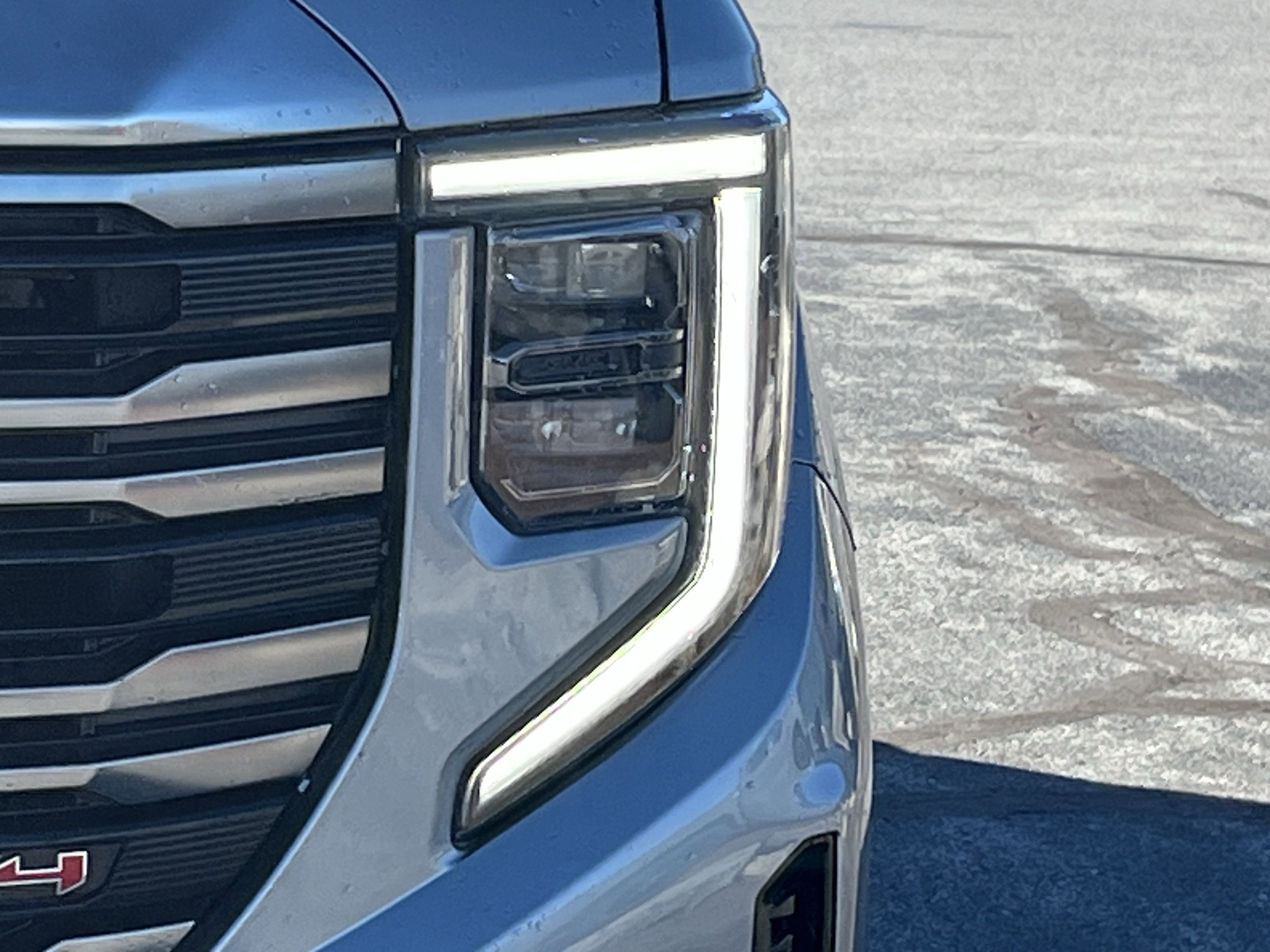 Used 2024 GMC Sierra 1500 AT4 w/ Technology Package image 11