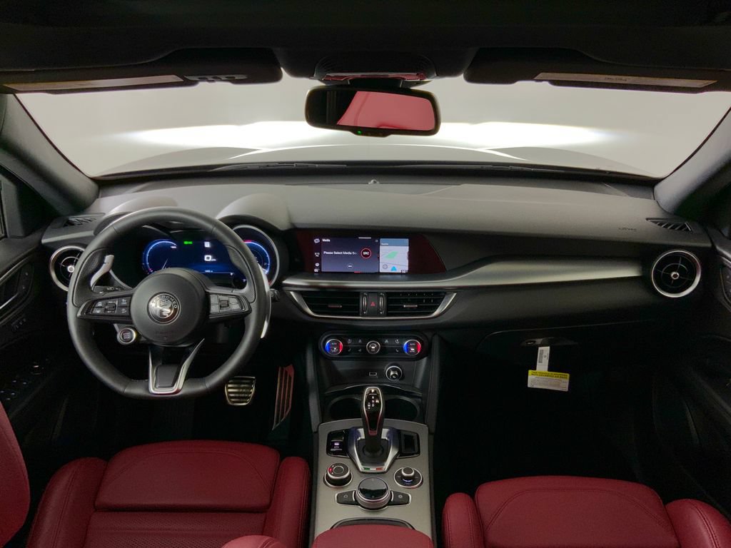 New 2025 Alfa Romeo Stelvio Sprint w/ Veloce Package AWD/4WD image 21