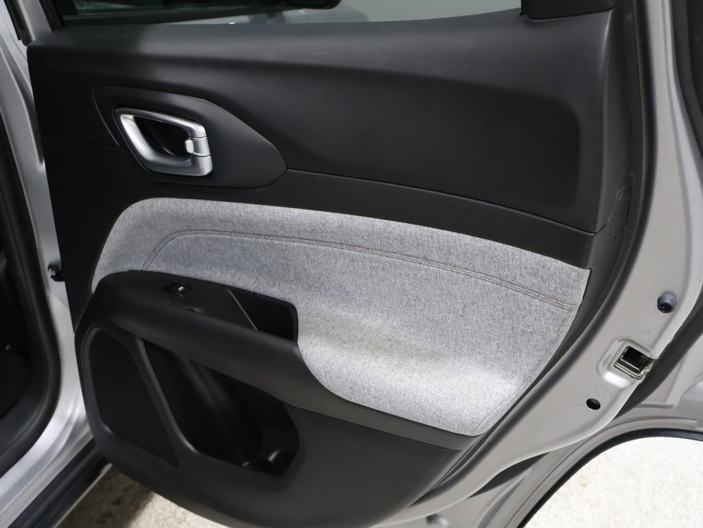 Certified 2023 Jeep Compass Latitude image 23