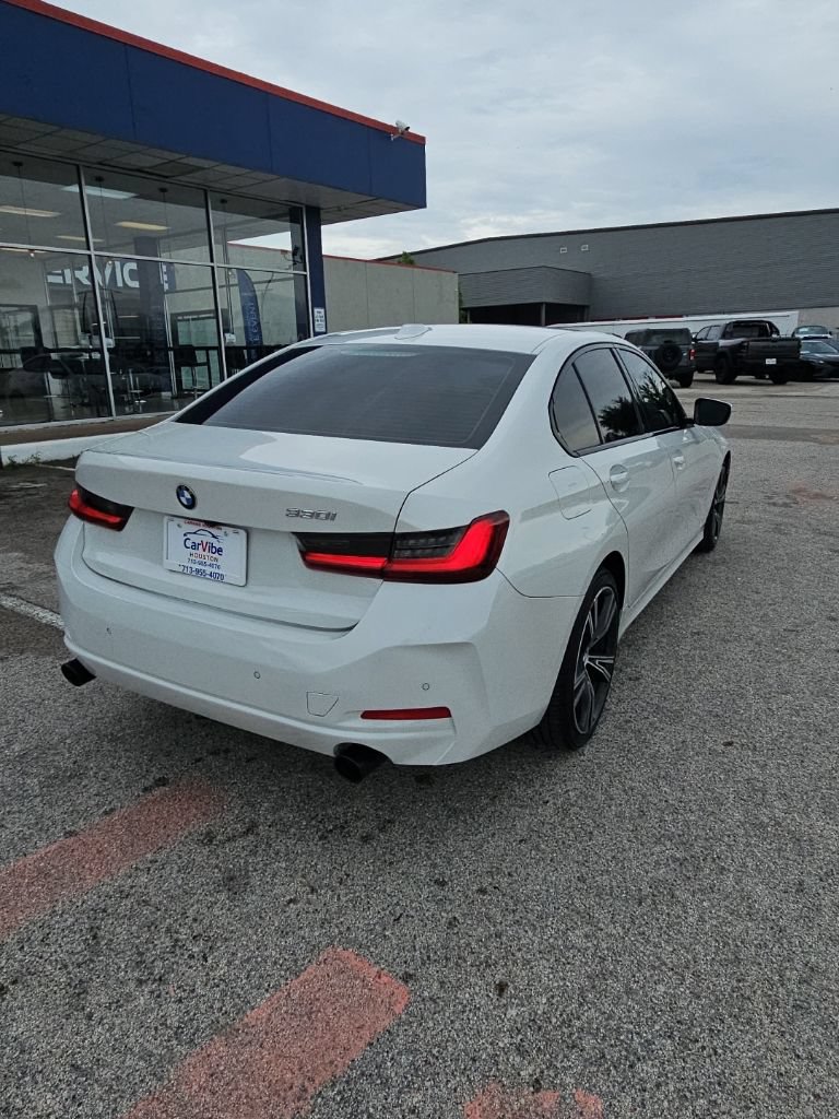 Used 2023 BMW 330i Sedan w/ Driving Assistance Package RWD image 7