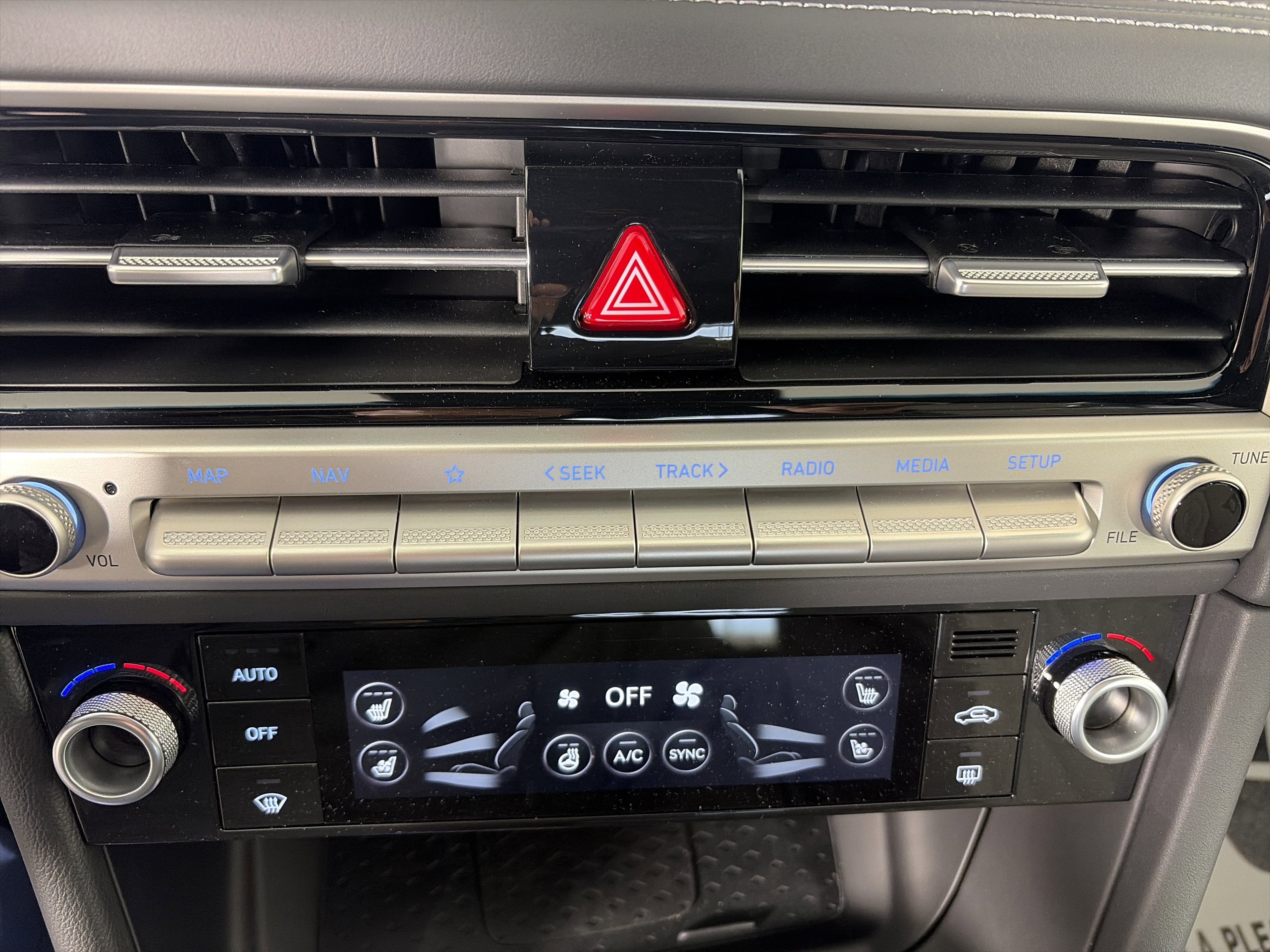 Used 2024 Genesis G70 2.5T w/ Sport Prestige Package image 24