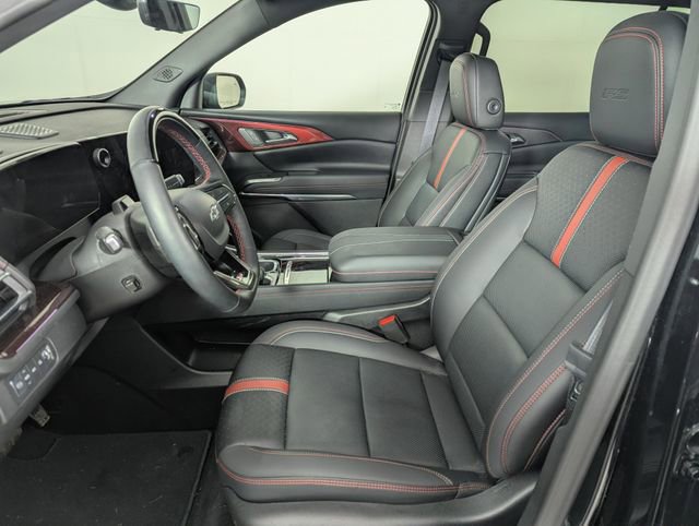 Used 2025 Chevrolet Traverse RS w/ LPO, Floor Liner Package image 10