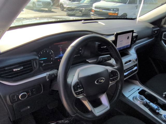 Used 2023 Ford Explorer XLT w/ Class IV Trailer Tow Package image 12