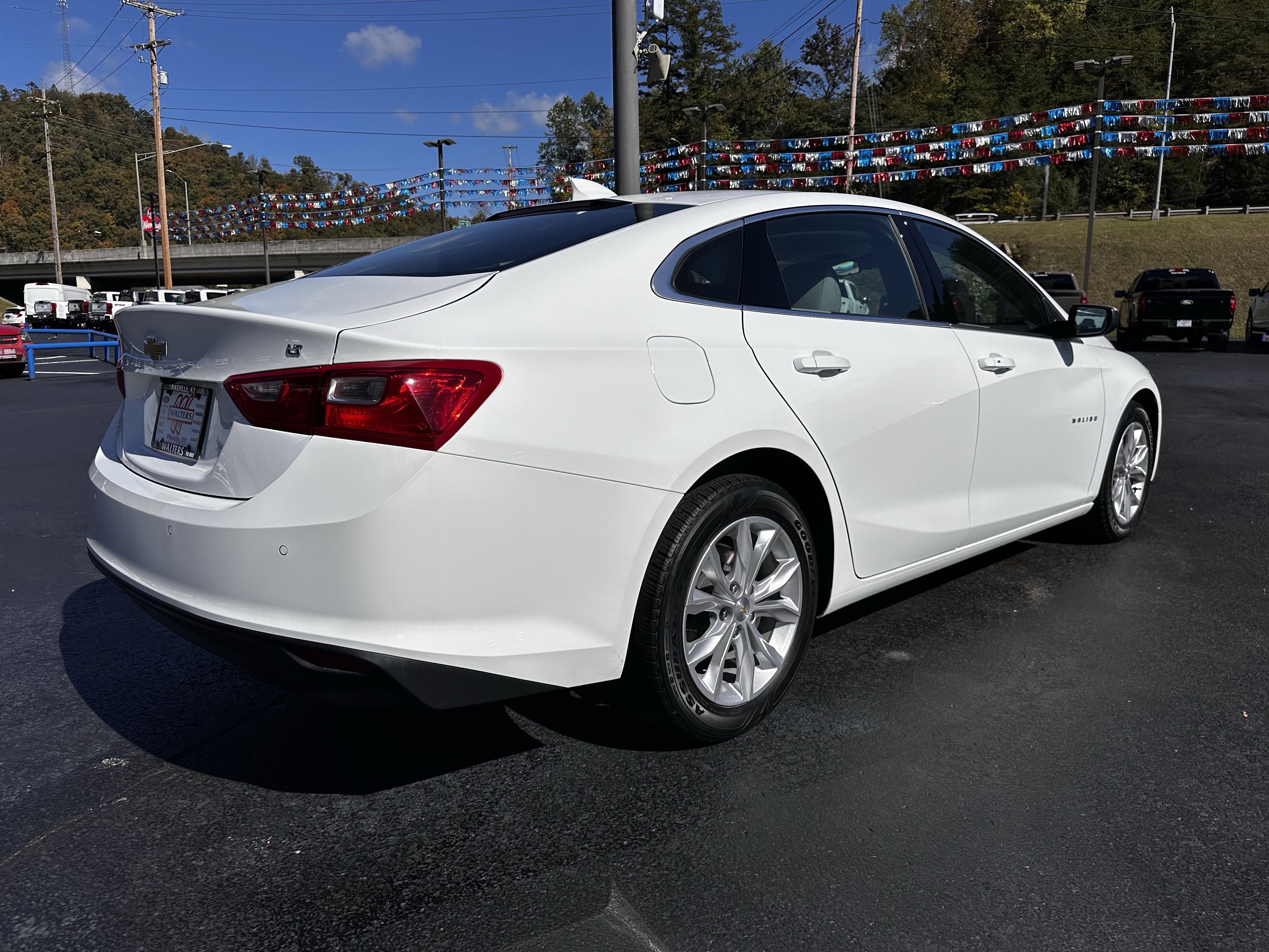 Used 2023 Chevrolet Malibu LT w/ Driver Confidence Package image 4