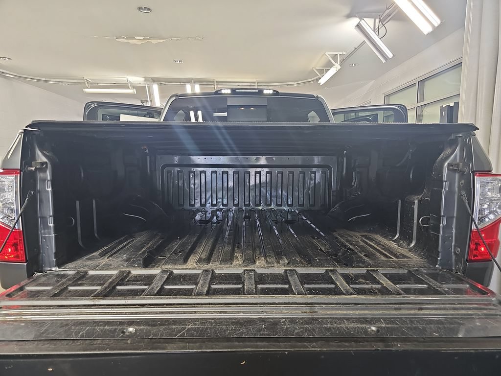 Used 2019 Nissan Titan SV w/ SV Convenience Package AWD/4WD image 15