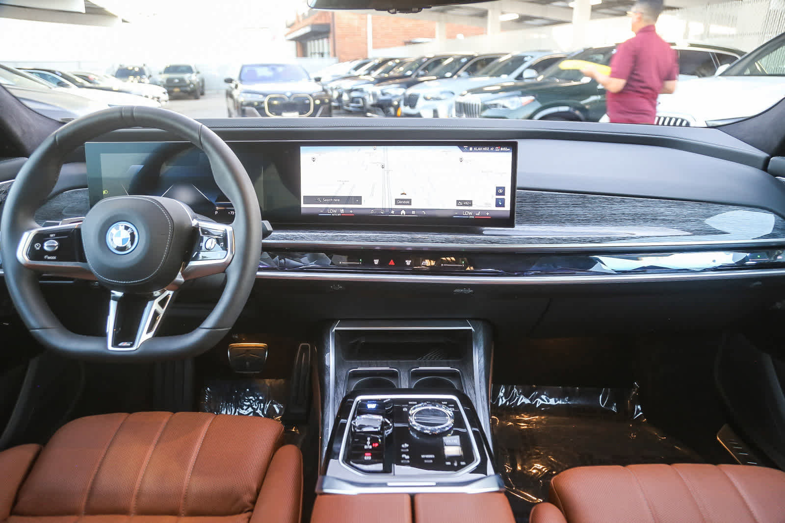 Used 2025 BMW i7 xDrive60 image 9