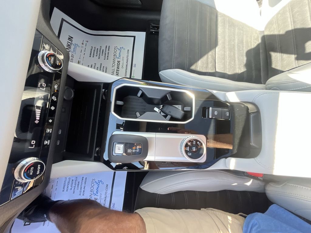 New 2025 Mitsubishi Outlander SE image 20