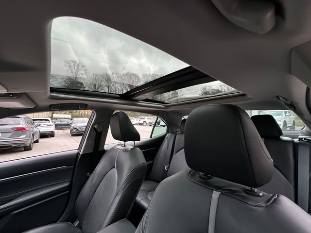 Used 2018 Toyota Camry XSE image 34