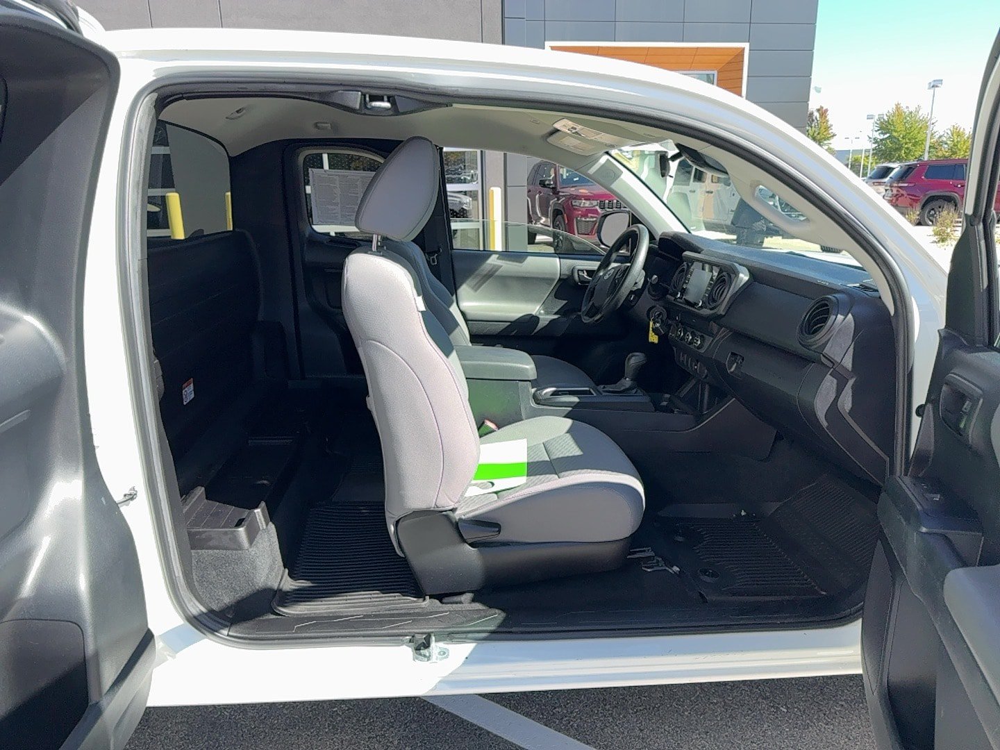Used 2022 Toyota Tacoma 2WD Access Cab image 19