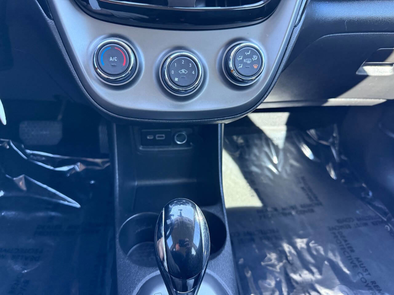 Used 2022 Chevrolet Spark LT image 37