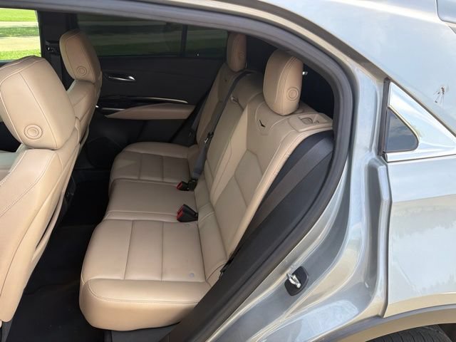 Used 2024 Cadillac XT4 Luxury w/ Cold Weather Package FWD image 8