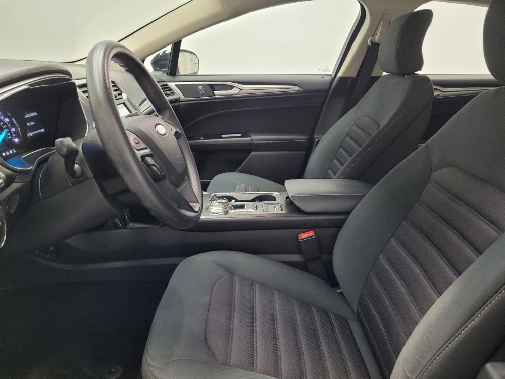 Used 2017 Ford Fusion SE w/ Fusion SE Technology Package FWD image 17