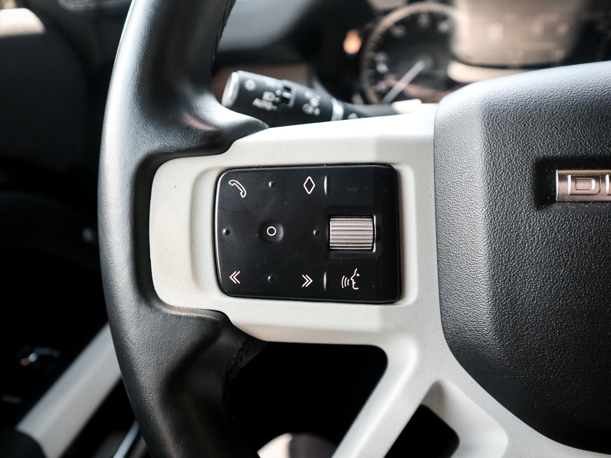 Used 2023 Land Rover Defender 110 S AWD/4WD image 19