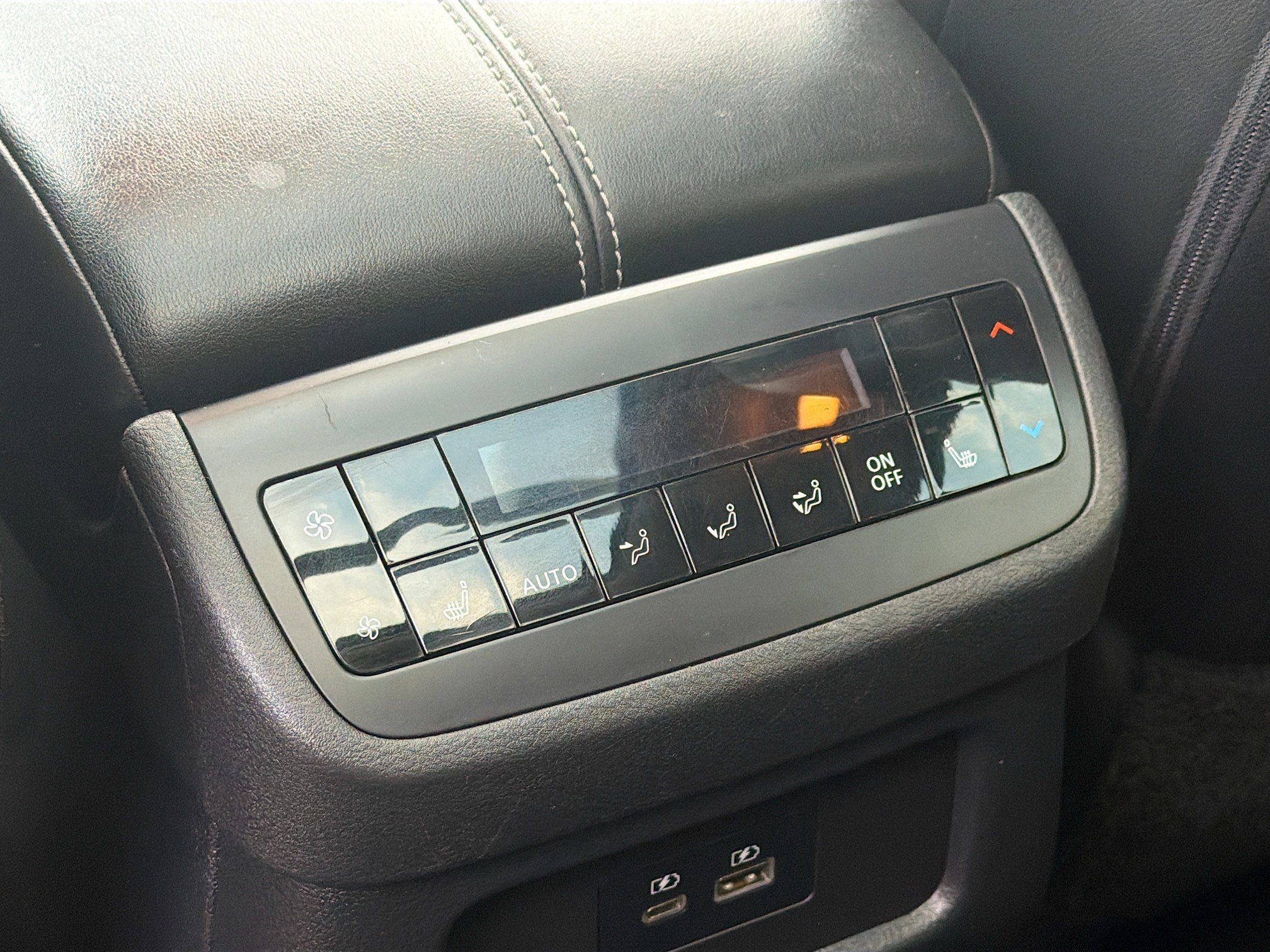 Used 2023 Nissan Pathfinder SL w/ SL Premium Package AWD/4WD image 29
