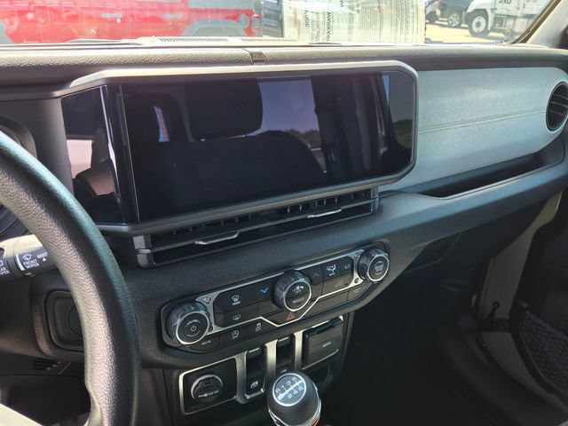 Used 2025 Jeep Wrangler Sport AWD/4WD image 27