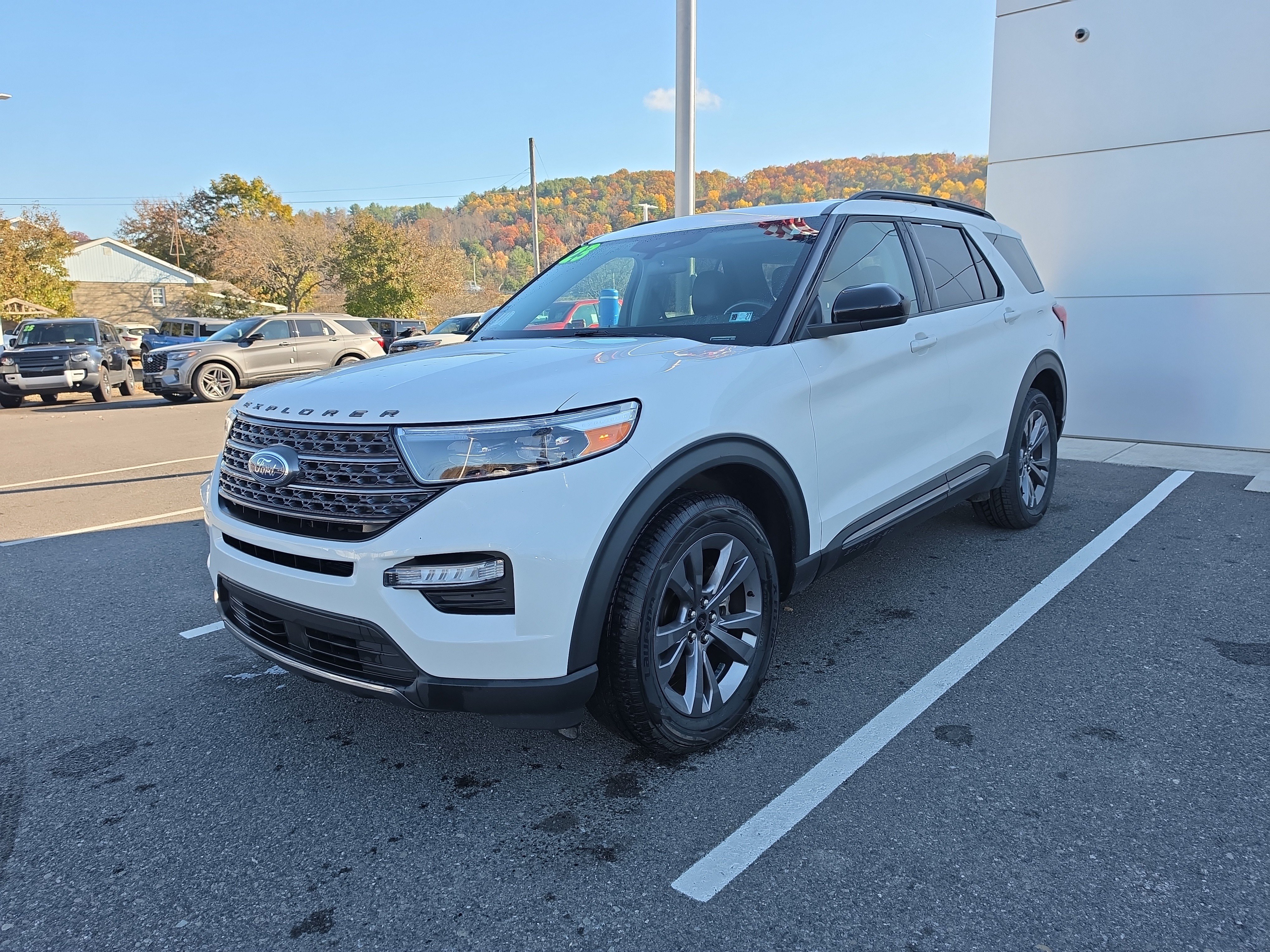 Used 2023 Ford Explorer XLT w/ Equipment Group 202A AWD/4WD image 8