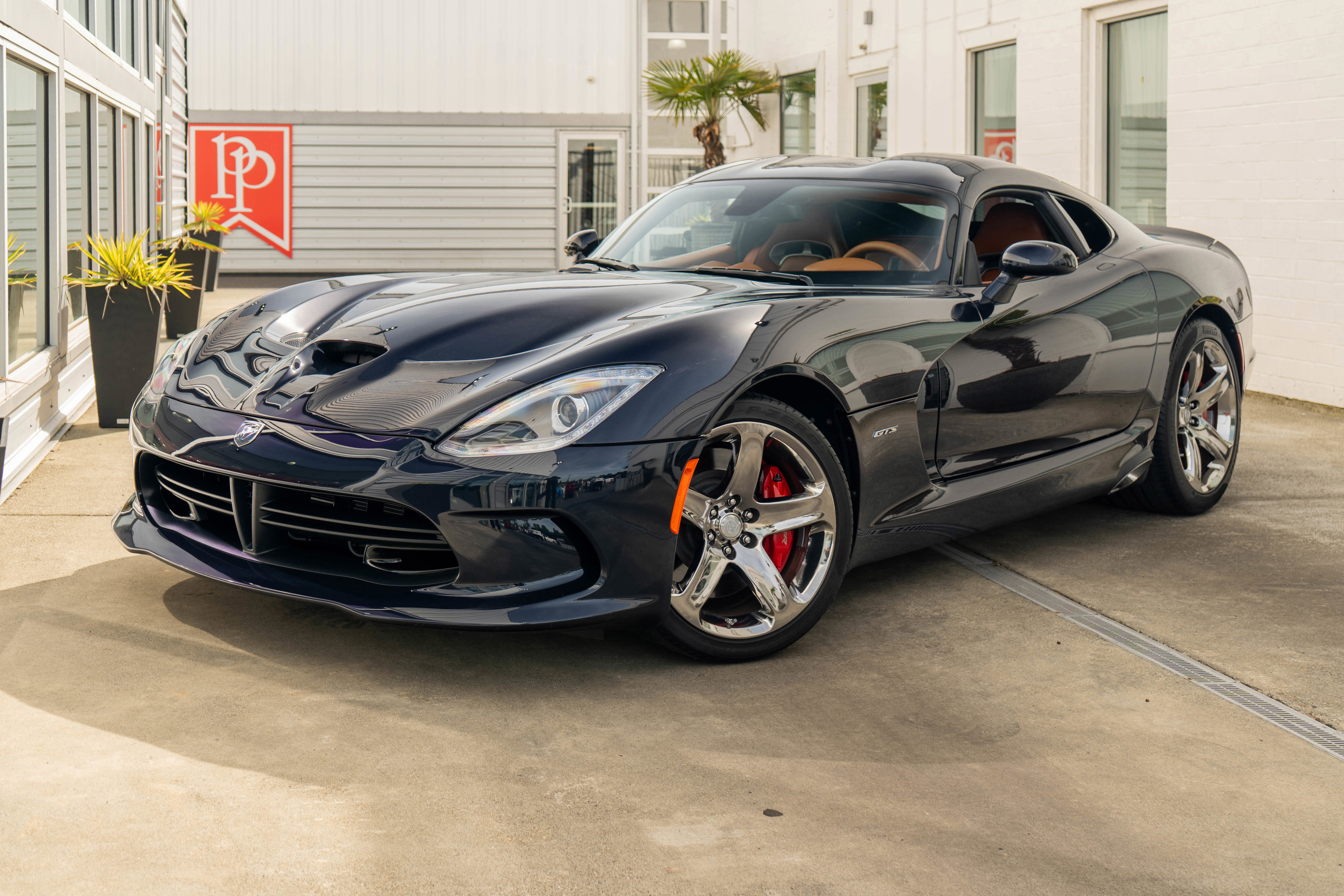 Used 2013 SRT Viper GTS w/ GTS Laguna Interior Pkg RWD image 3