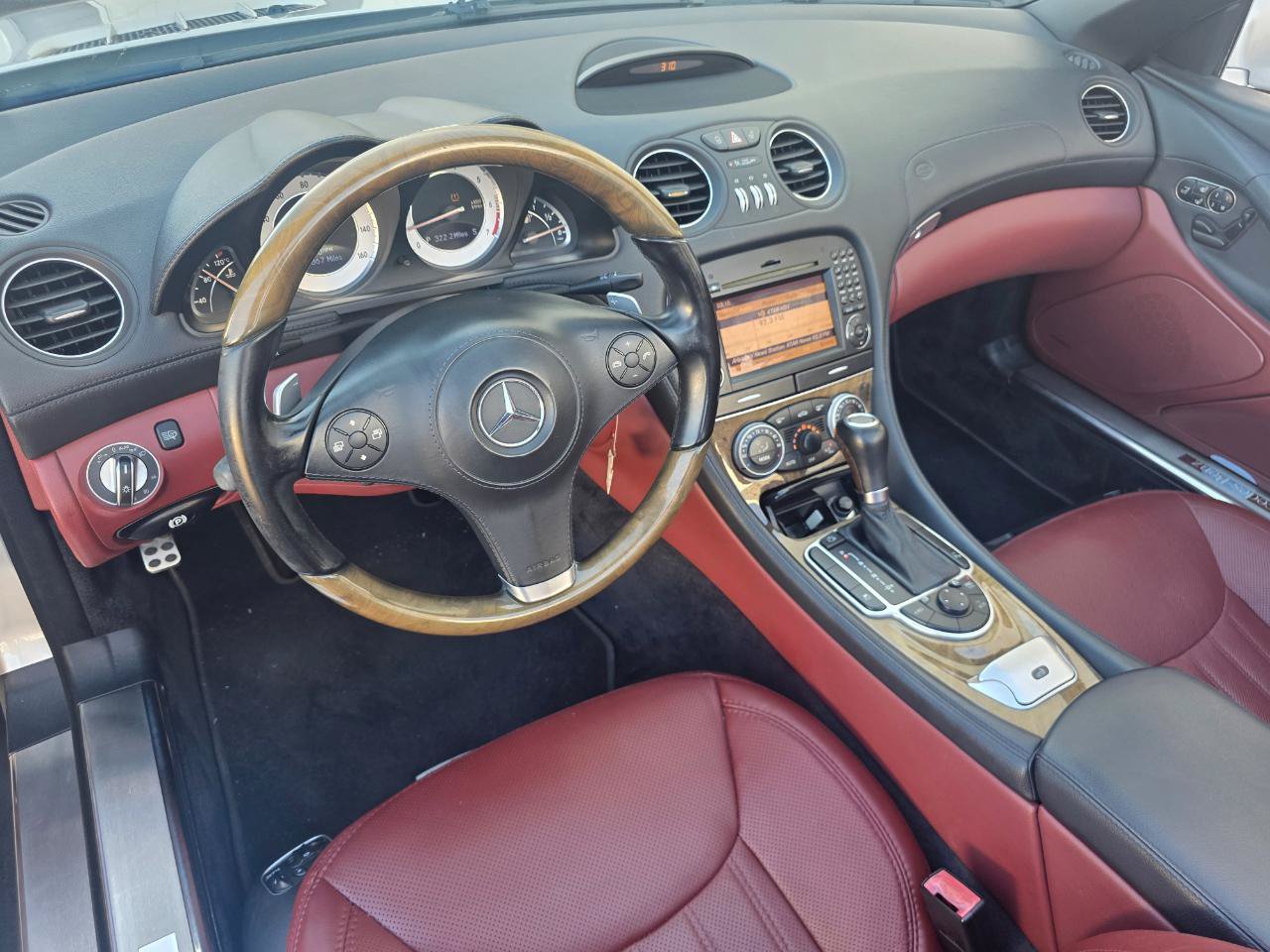 Used 2011 Mercedes-Benz SL 550 w/ Premium I Pkg image 34