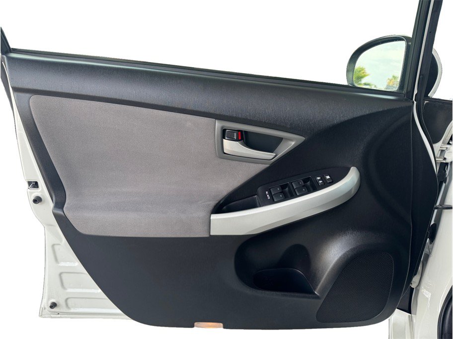 Used 2014 Toyota Prius Two FWD image 16