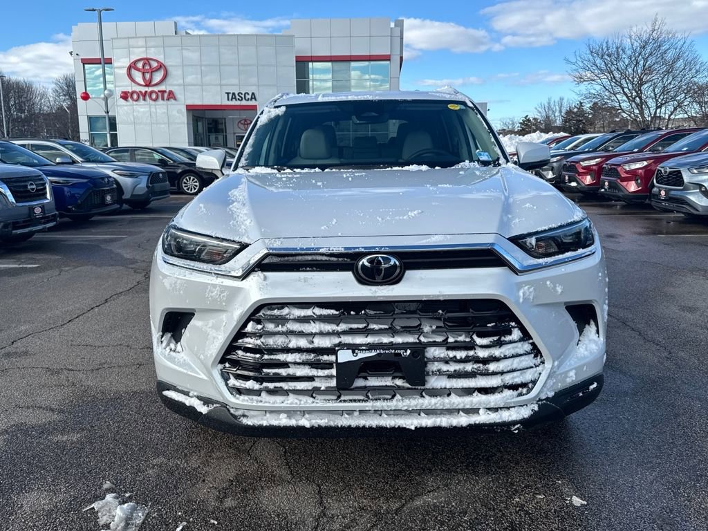 New 2026 Toyota Grand Highlander XLE image 2
