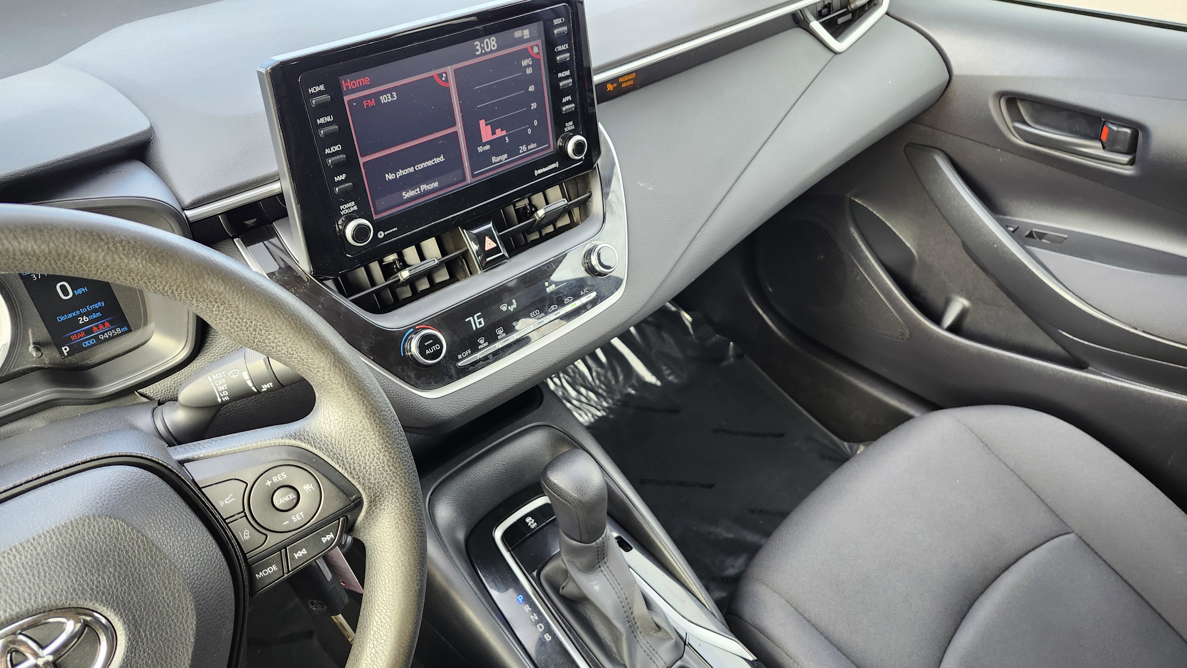 Used 2022 Toyota Corolla LE image 26