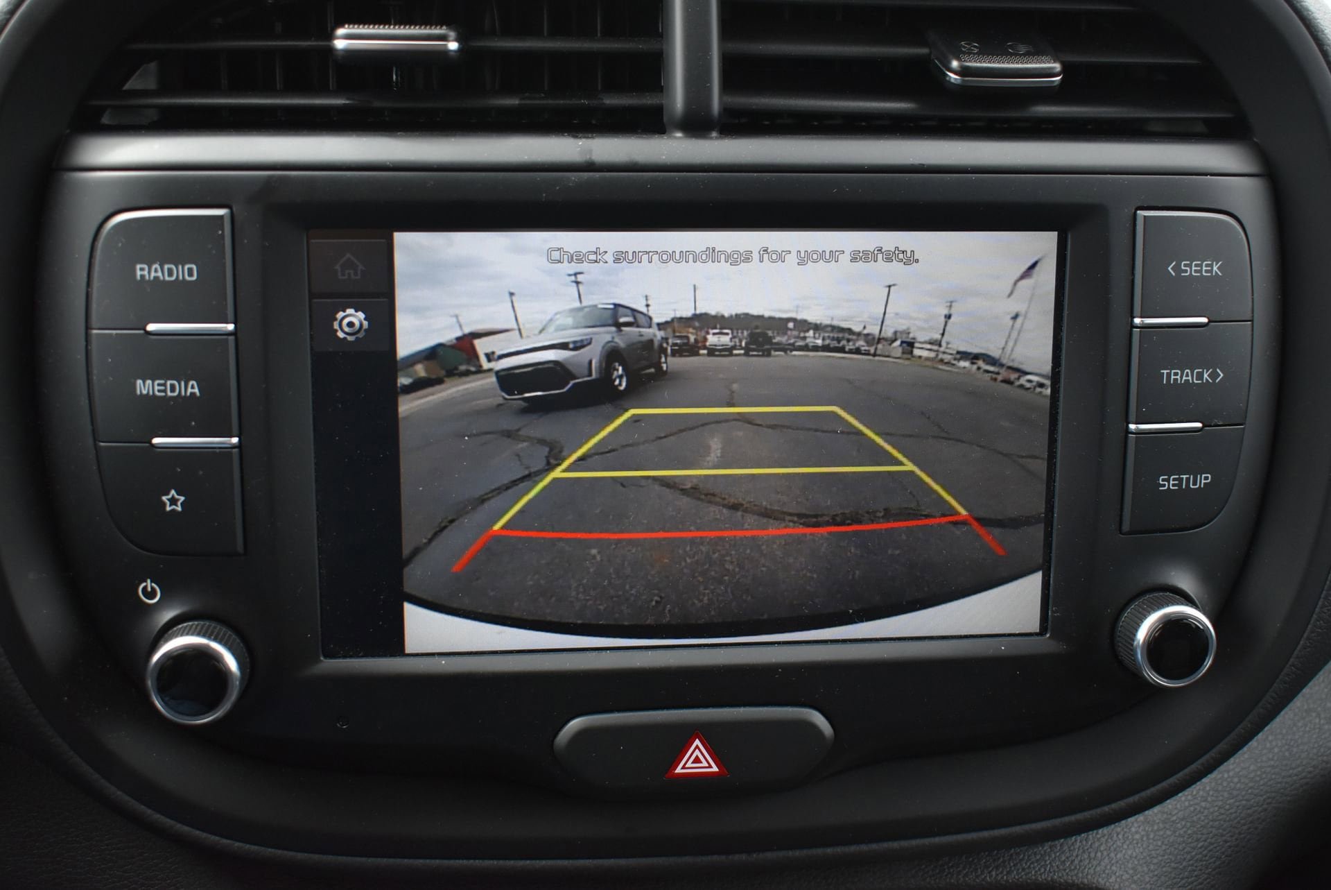 Used 2025 Kia Soul LX w/ LX Technology Package FWD image 27