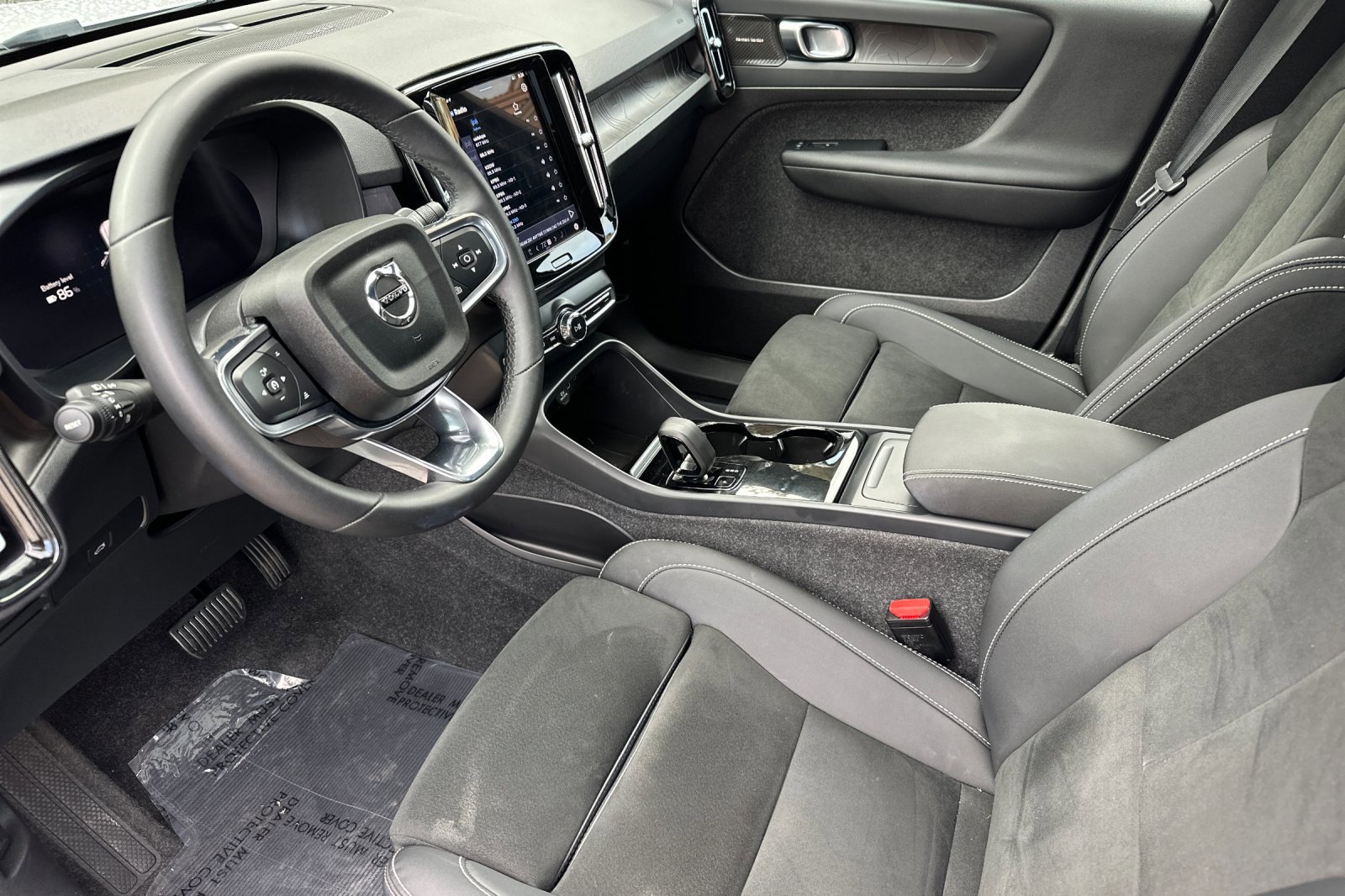 Certified 2023 Volvo XC40 Recharge Ultimate w/ Protection Package Premier image 10