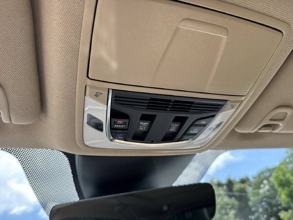 Used 2022 Acura MDX FWD image 57
