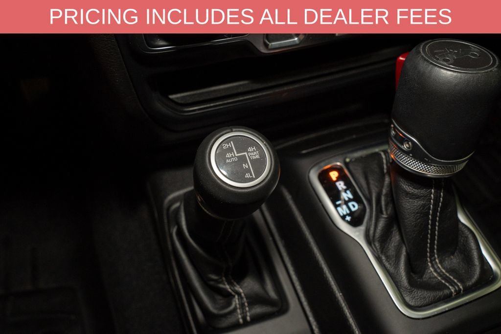 Used 2019 Jeep Wrangler Unlimited Sahara AWD/4WD image 16