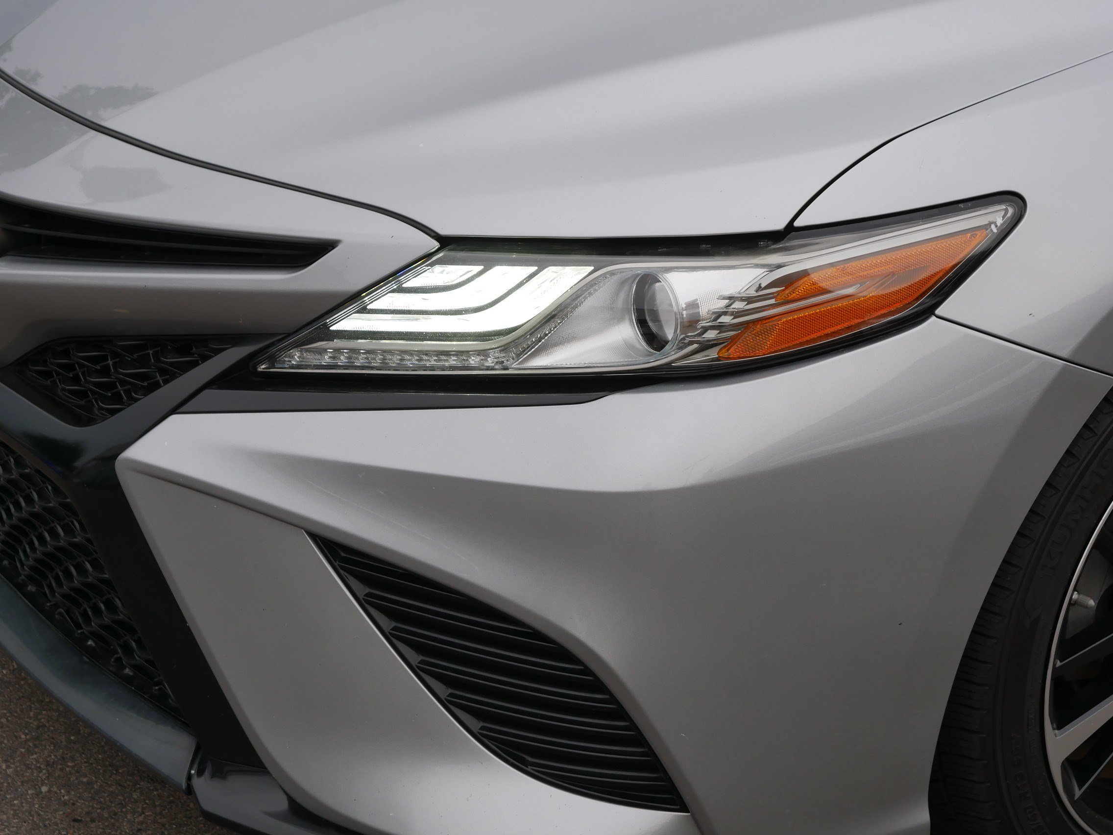 Used 2019 Toyota Camry XSE FWD image 16