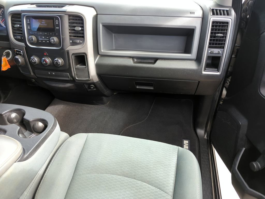 Used 2015 RAM 1500 Express RWD image 17