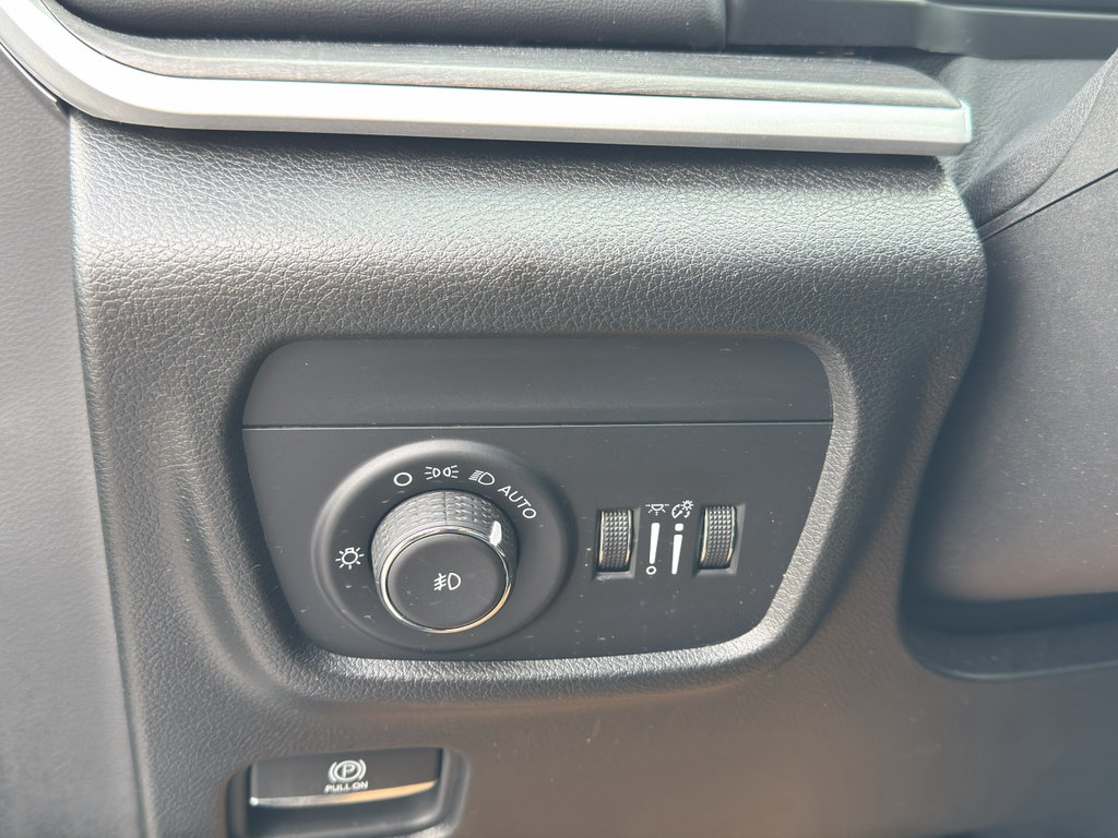 Used 2024 Jeep Grand Cherokee Limited w/ Luxury Tech Group II AWD/4WD image 14