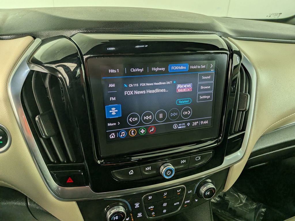 Used 2022 Chevrolet Traverse LT image 25