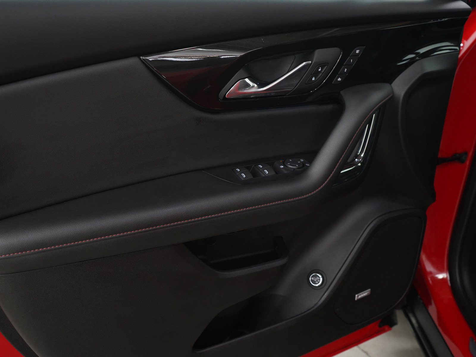 Used 2024 Chevrolet Blazer RS w/ Driver Confidence II Package image 24