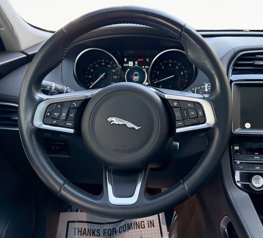 Used 2020 Jaguar F-PACE Prestige image 18