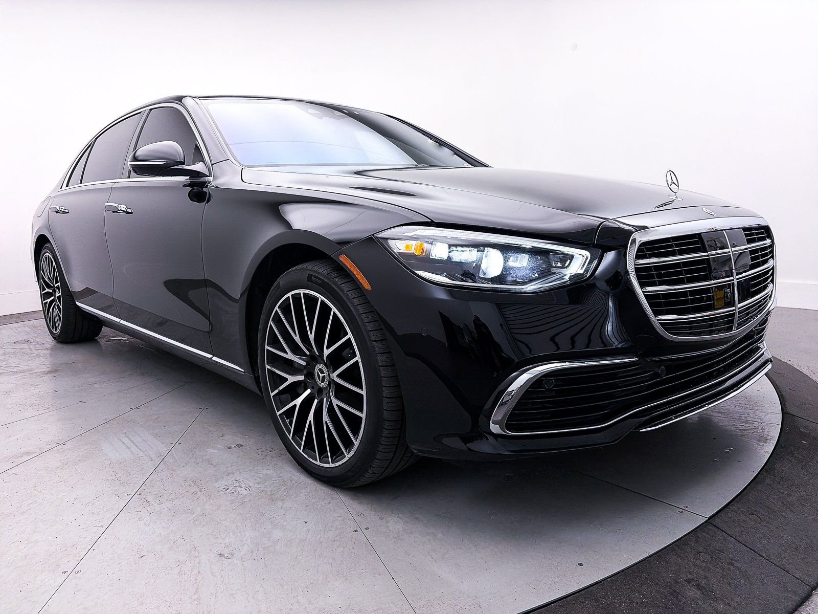 Used 2024 Mercedes-Benz S 580 4MATIC Sedan image 12