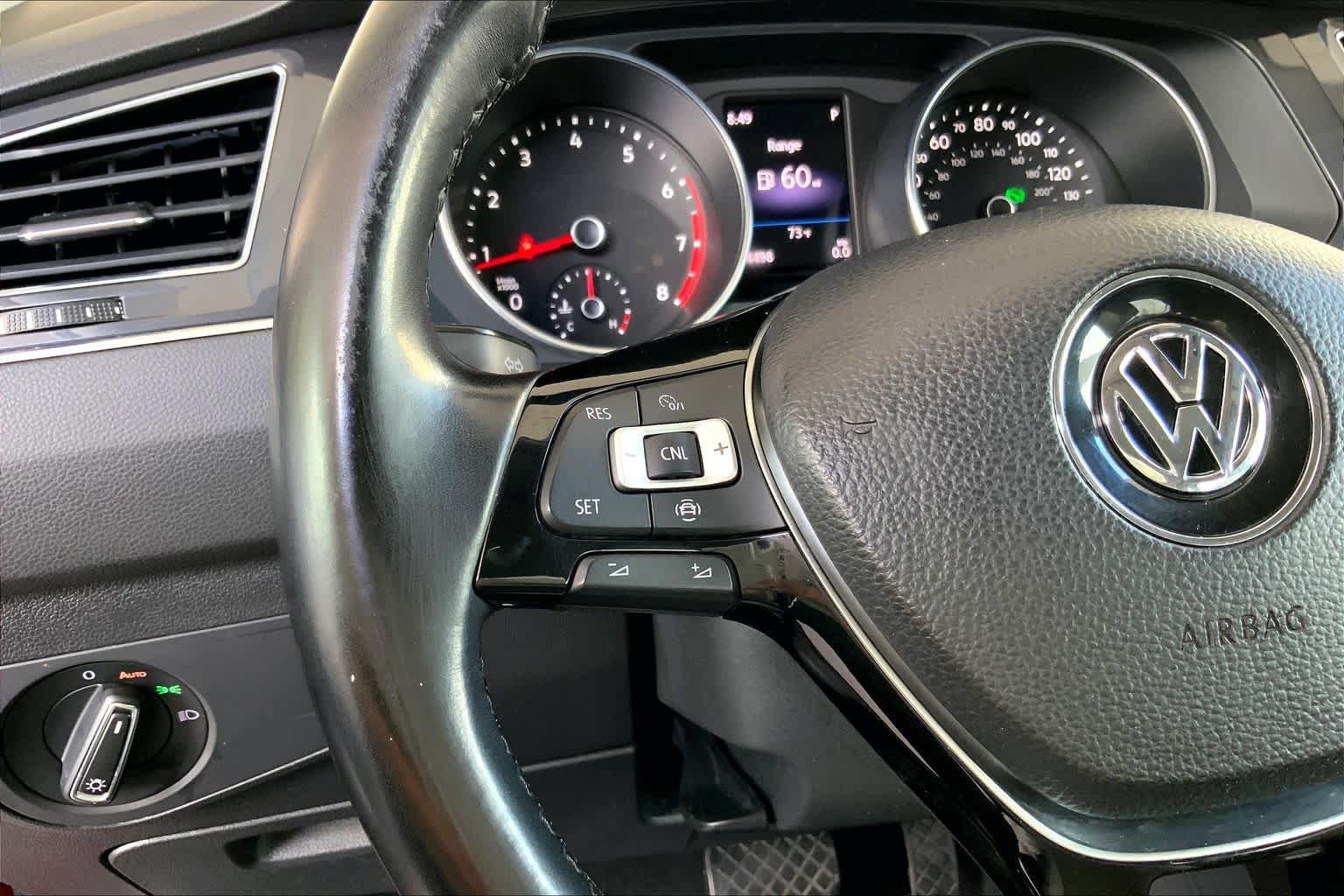 Used 2019 Volkswagen Tiguan SE w/ Panoramic Sunroof Package AWD/4WD image 24