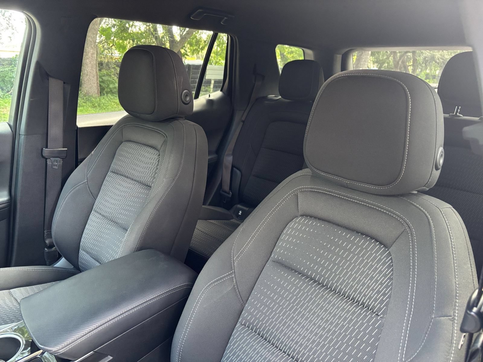 Used 2025 Chevrolet Equinox LT FWD image 35