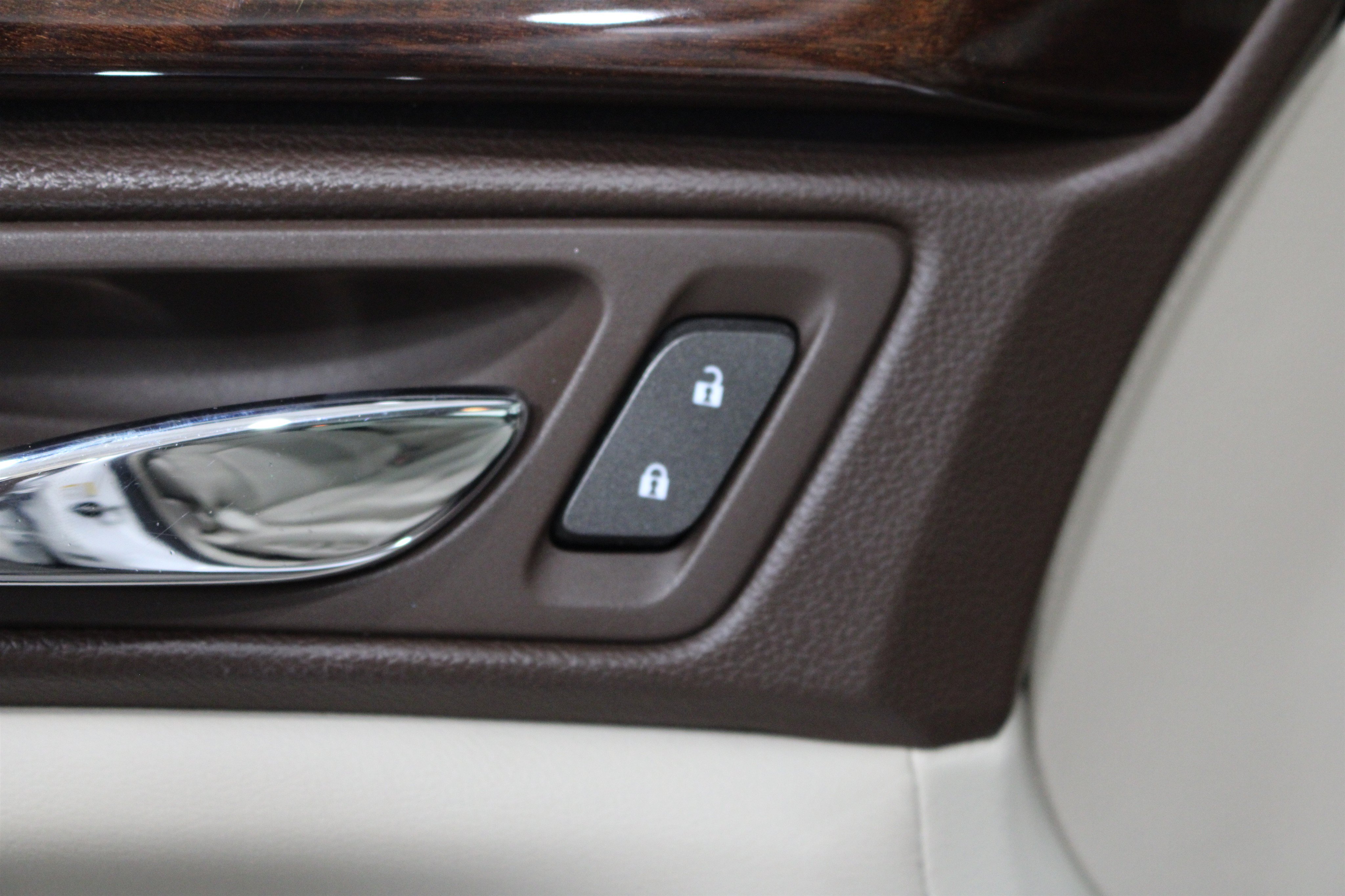 Used 2012 Cadillac SRX Performance FWD image 8