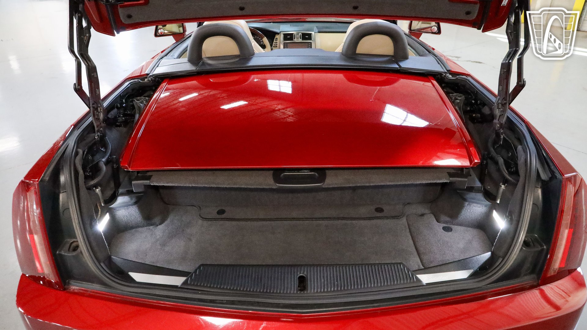 Used 2008 Cadillac XLR RWD image 15