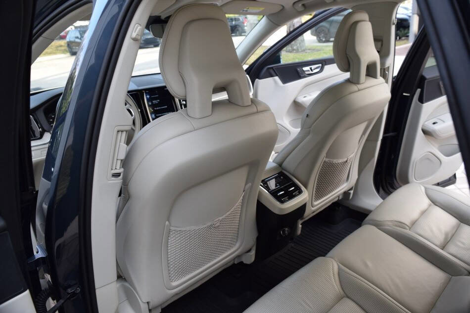 Used 2018 Volvo XC60 T5 Inscription w/ Luxury Seat Package image 47