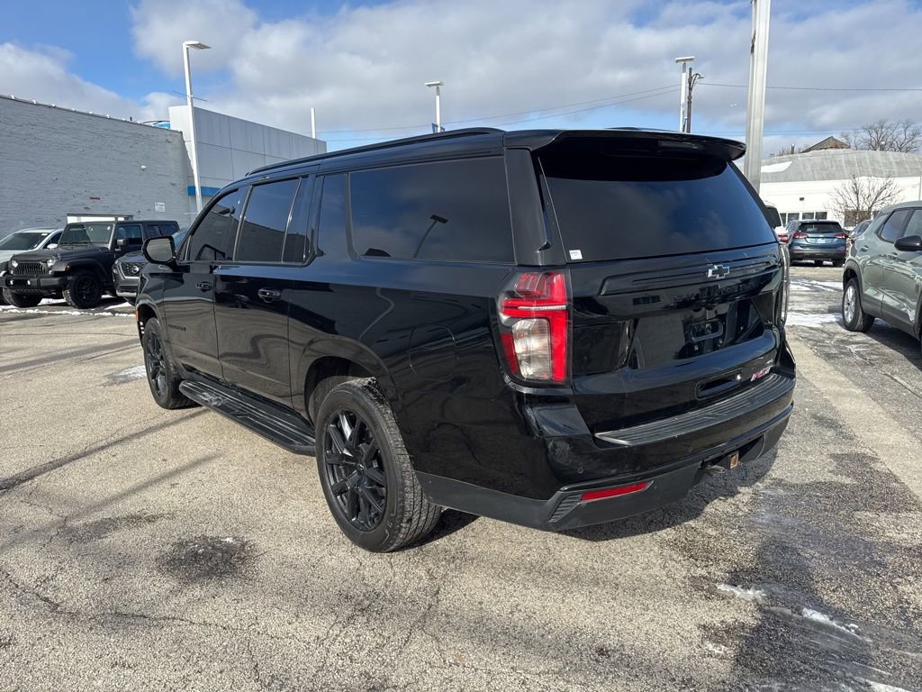 Used 2023 Chevrolet Suburban RST AWD/4WD image 3