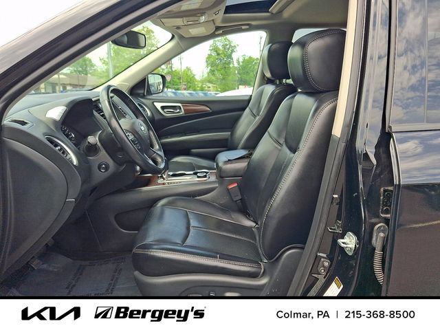 Used 2018 Nissan Pathfinder Platinum AWD/4WD image 16