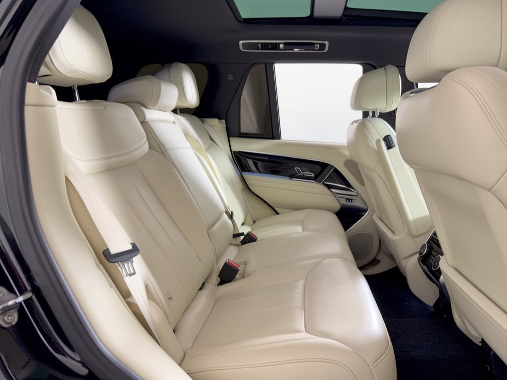 Used 2024 Land Rover Range Rover SE AWD/4WD image 29