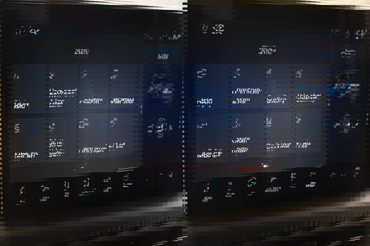 Used 2021 Lincoln Nautilus FWD w/ Equipment Group 101A image 32