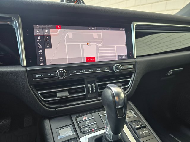 Used 2021 Porsche Macan image 27