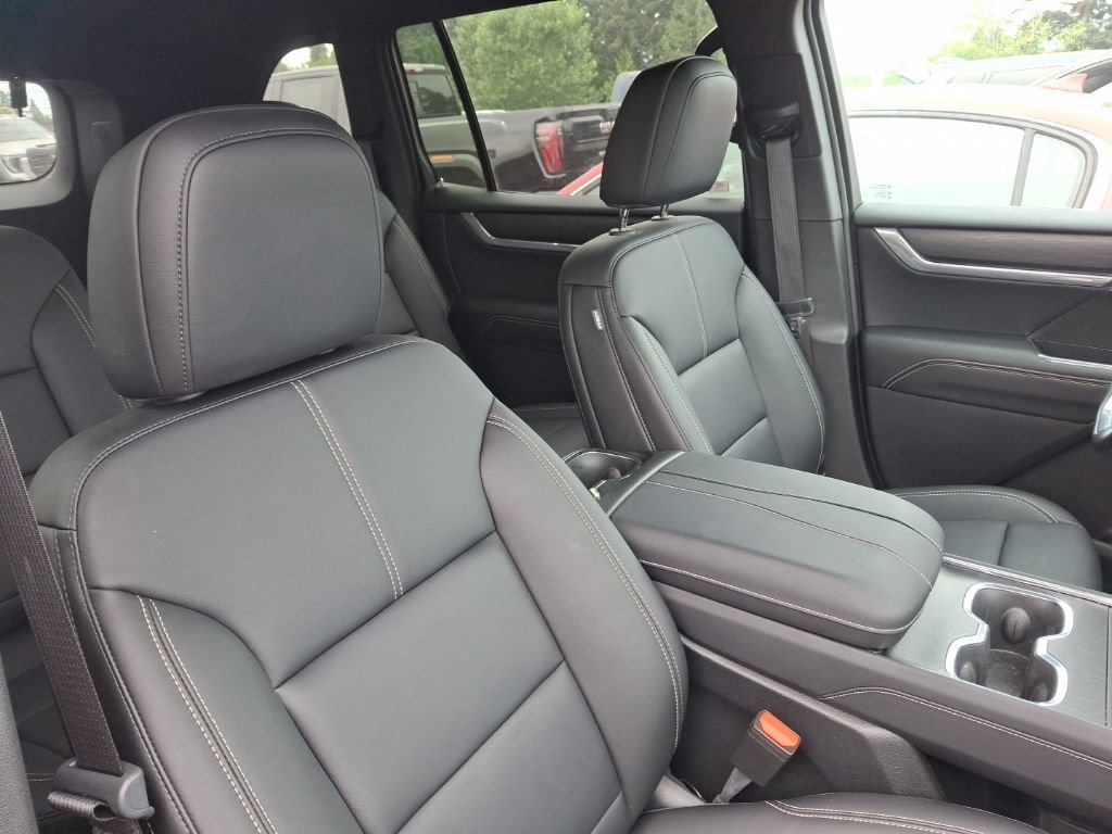 Used 2026 GMC Acadia Elevation w/ Black Edition AWD/4WD image 16